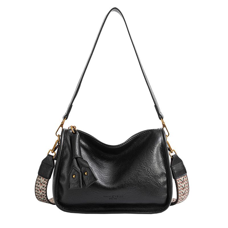 

2025 новая женская сумка большой вместимости ретро широкополосная на плечо сумка-мессенджер женская премиальная текстура сумка-подушка 26.5*21*12 чёрный