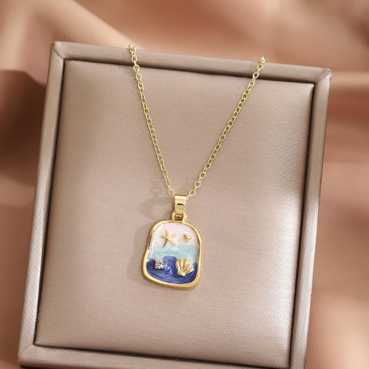 

Woman Oil Painting Necklace - A niche collar chain with simple and versatile shell pendant necklace