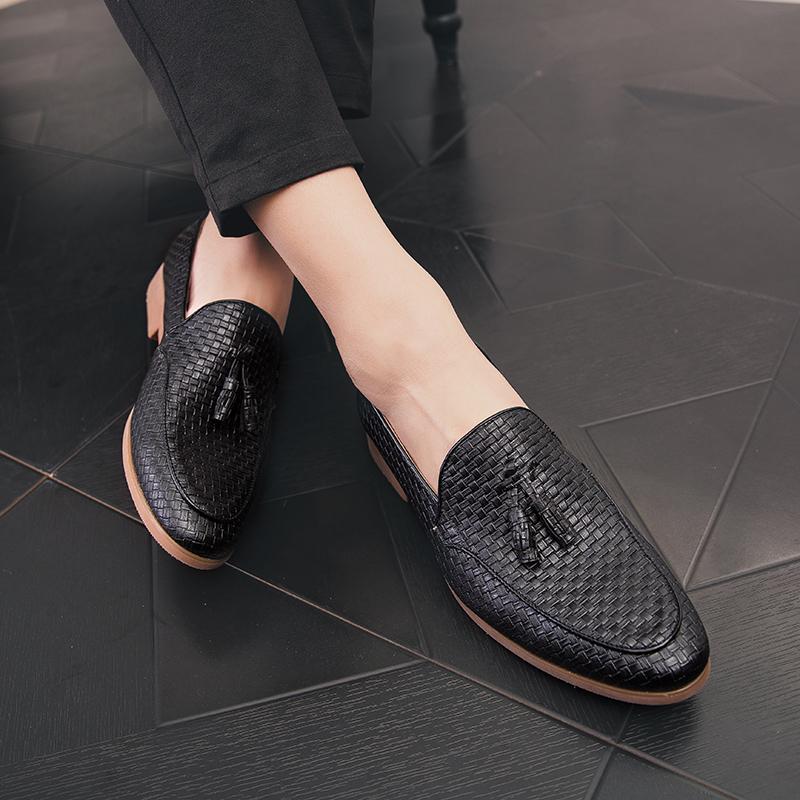 Fashion Size 38-47 Vintage Men Tassel Shoes Luxurious Comfortable Fashionable Leather Shoes Men European American Gentlemen Social Shoes