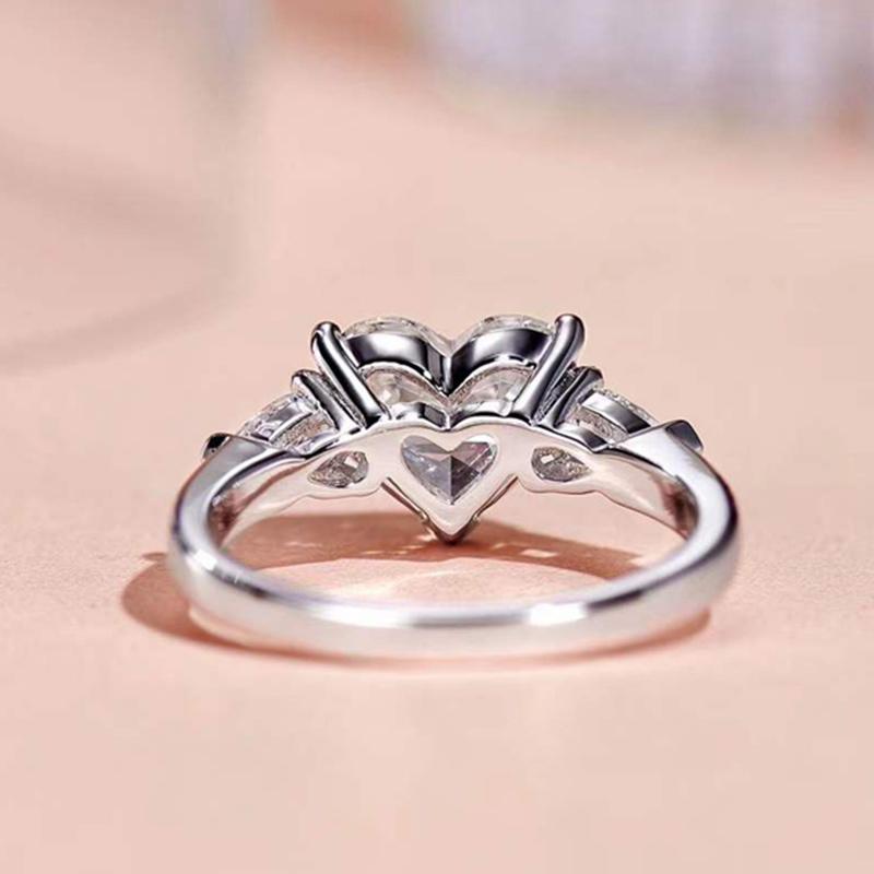 Huitan Sweet Lady Heart Zirconia Finger Rings for Engagement Romantic Wedding Band Delicate Design Accessories Chic Jewelry Gift