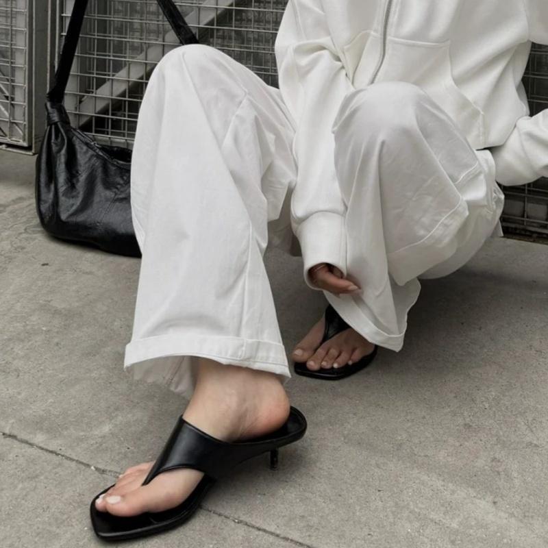 Fashion Beach Designer Women Sandals 2025 Summer High Heels Split Toe Slippers Comfy Soft Flip Flops Square Toe Outdoor Ladies Slippers