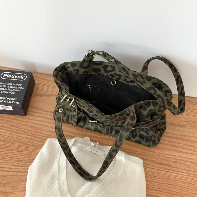 Vintage commuter leopard print bag belt decoration new tote bag large capacity niche locomotive Spice girl portable shoulder bag