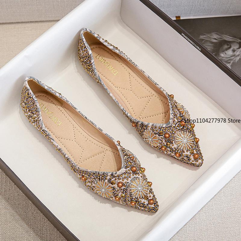 

Fashion 2025 New Pointed Toe Women Flat Rhinestones Loafers Autumn Rivets Classic Ladie Flats Shoes Women s Ballet Flats Soft Boat Shoes 34 чорний
