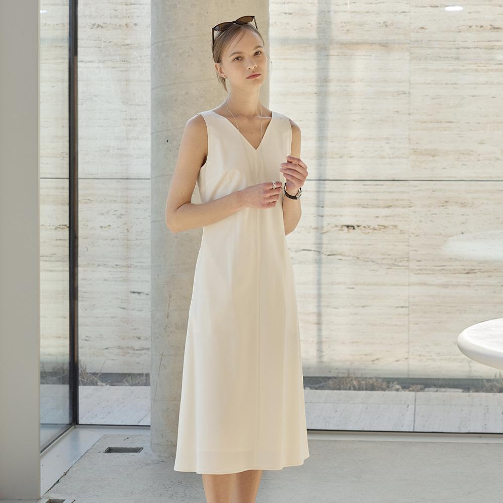 Hiikeu Minimal Essential Dress_Cream