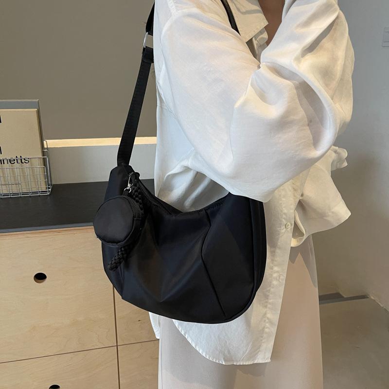 Casual Large-capacity Bag Women's 2025 New Fashion Simple Dumpling Bag Fashion Sense Niche Shoulder Bag Messenger Bag