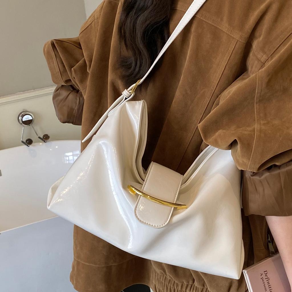 Bags Premium shoulder bag women's 2025 new Korean version versatile messenger bag fashionable texture underarm tote bag