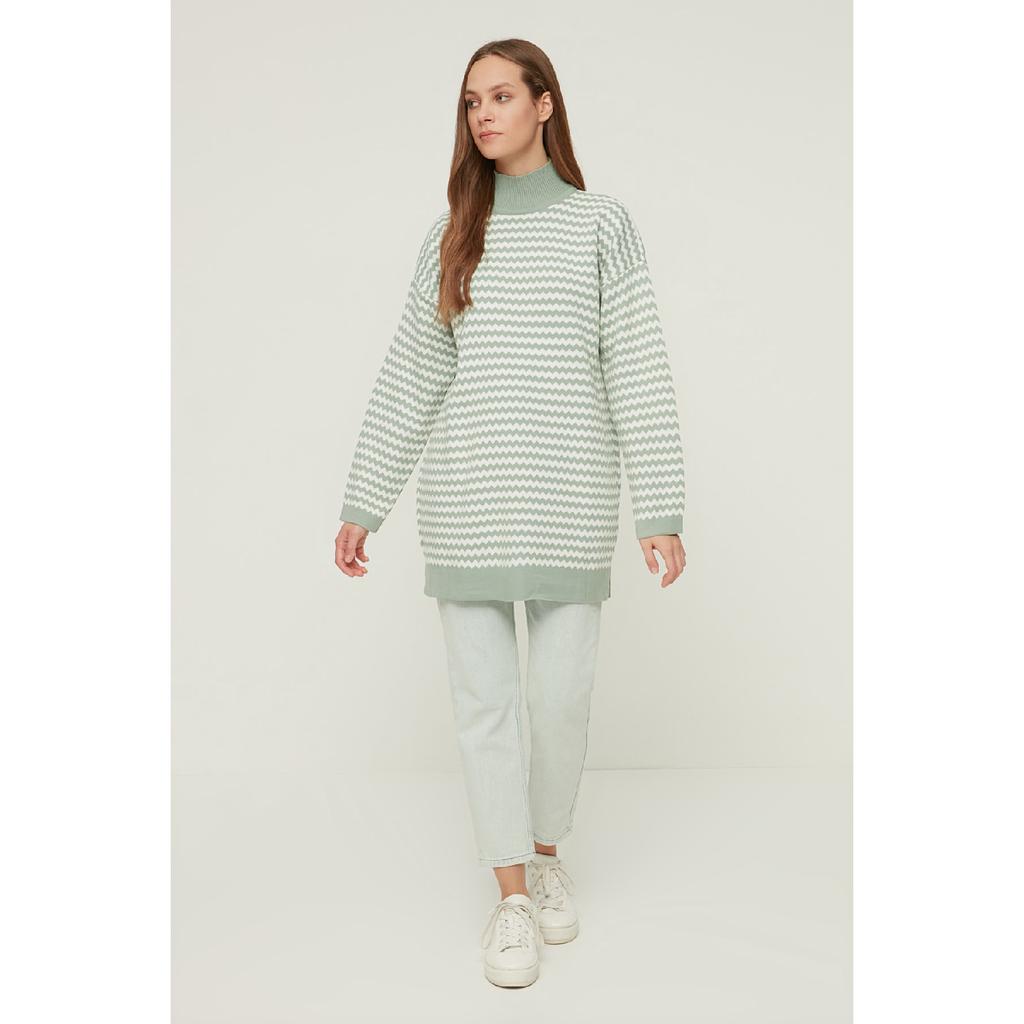 Fliederfarbener Rollkragenpullover mit Streifen Strickware Tctaw22ak0185