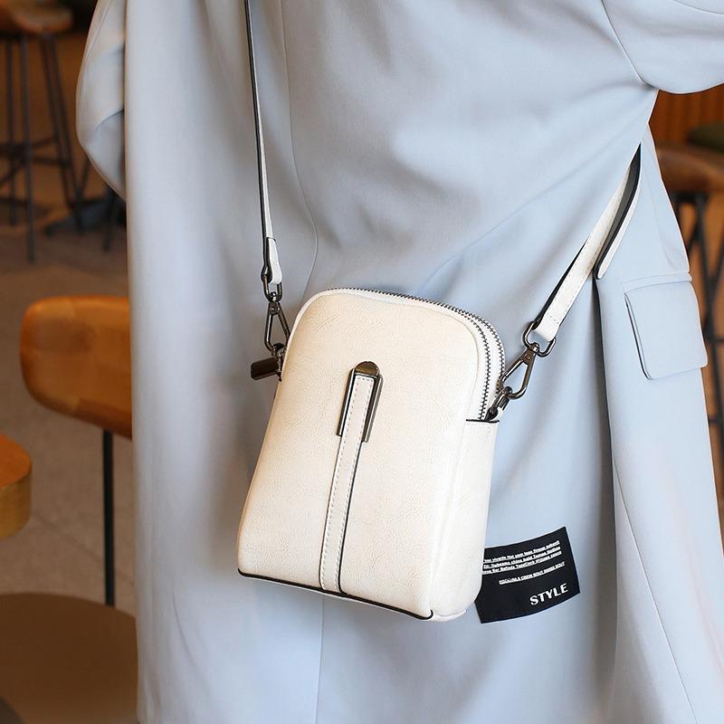 Small bag women's new trendy messenger bag women's shell bag versatile leather women's bag shoulder bag women's mobile phone bag