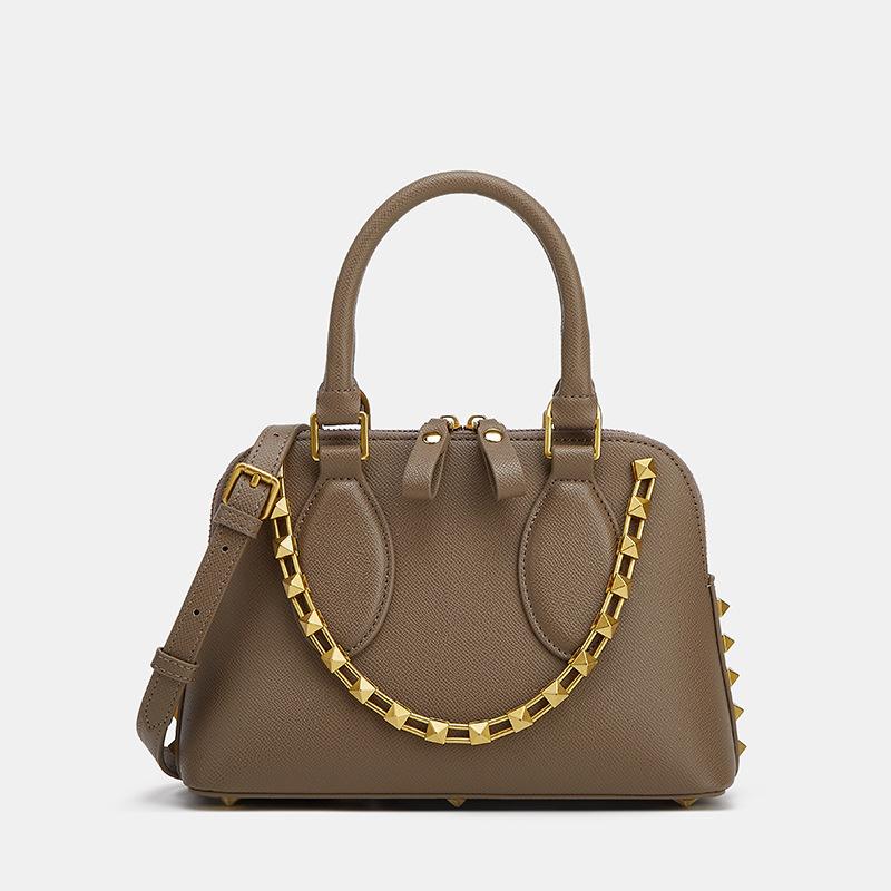 Women's Bag Chain Riveted Shell Handbag Europe and The United States Trend Sweet Cool Leather Women's Bag