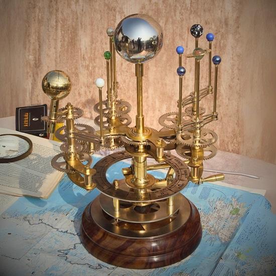 45.72 cm Luxury Art Piece for Book Shelves Brass and Steel Orrery A Larger Model of the Solar System with planets