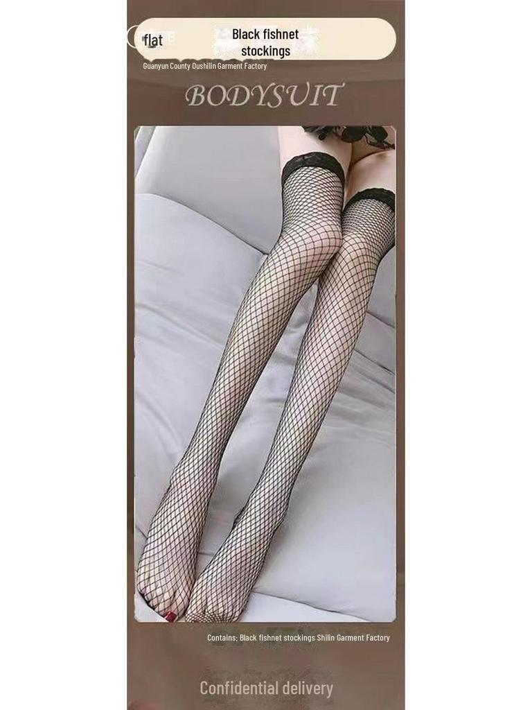 "Svůdné služebné prádlo": Károvaný set s kšandami s krajkovými a mašličkovými detaily"