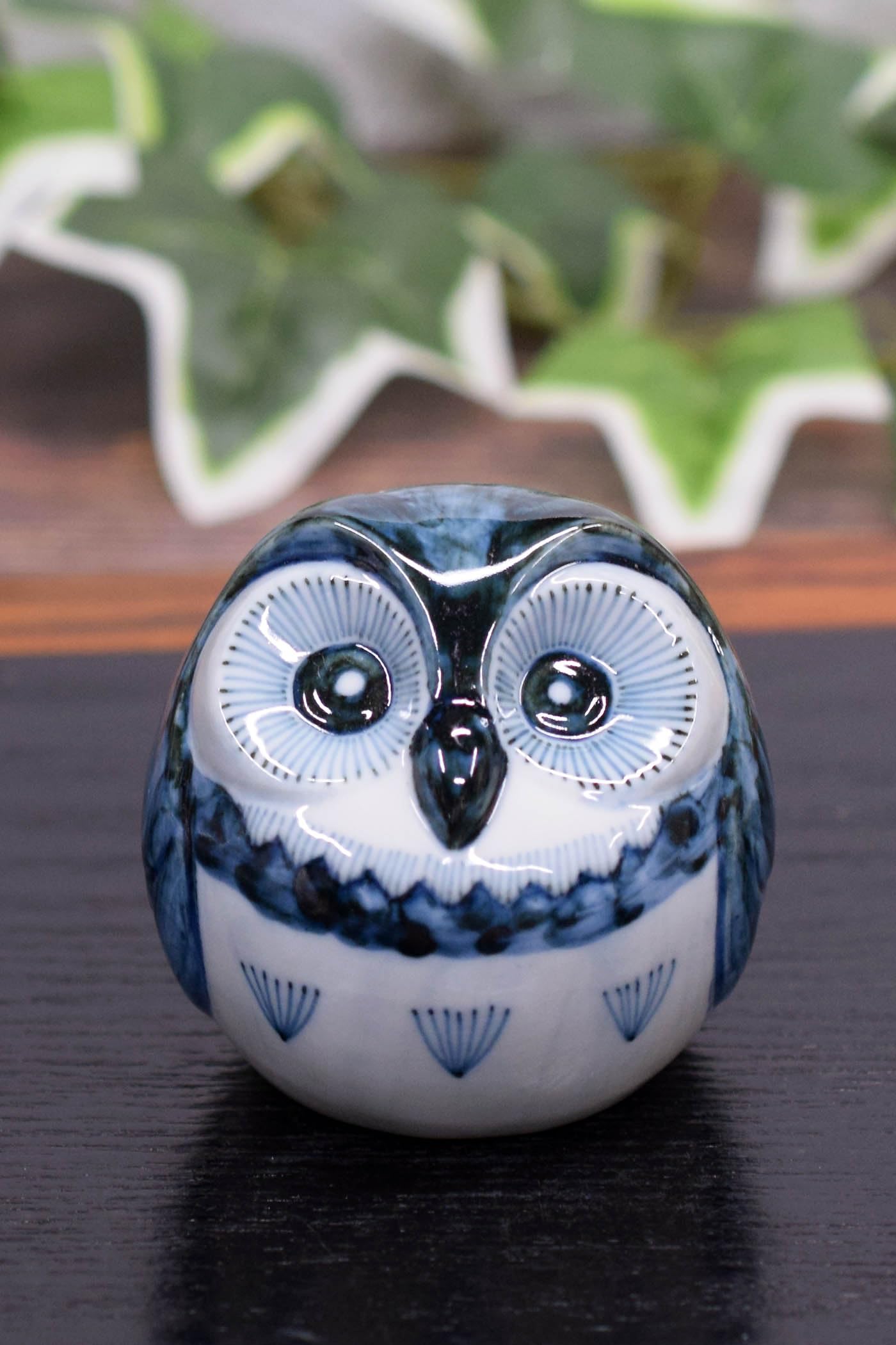 

Waza no Kura Stylish Owl Figurine, Kutani Ware, Owl with Jade Design, Blue and White Porcelain, Lucky Charm, High-End Brand Interior Decor Object, Per