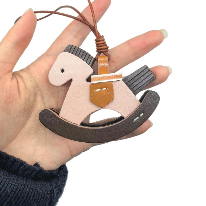 2026 Year Horse Themed Leather Keychain Featuring Wooden Horse Designs Handmade For Creative Gift And Fashion Accessory