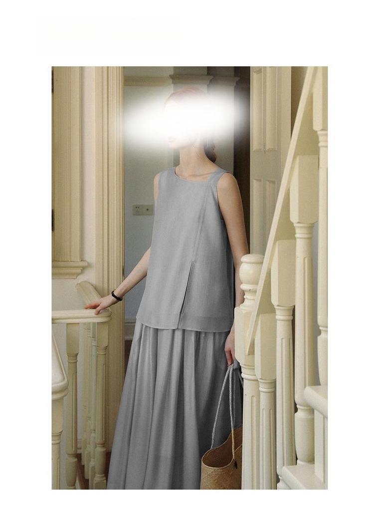 Note: Final Sale. Tops and half-skirts may have a color variation leaning towards gray; they are non-refundable and non-exchangeable.