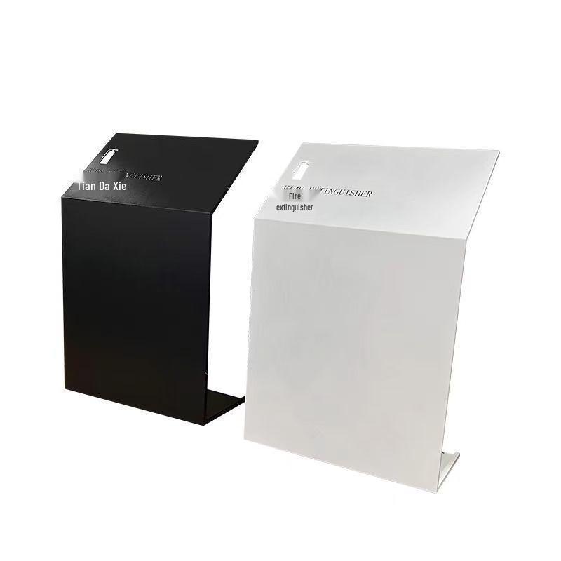 Stojan na hasicí přístroj s úložným prostorem a bezpečnostním krytem pro práškové hasicí přístroje