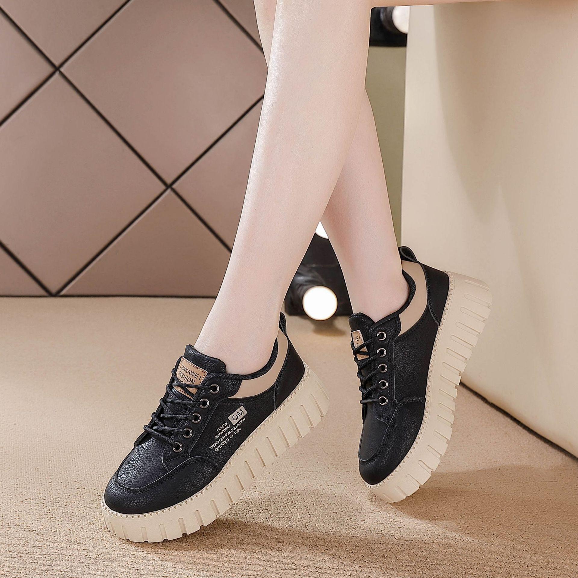 

Foreign trade leather surface thick sole heightening board shoes student little white shoes women s 2025 autumn new versatile sports and leisure shoes 40