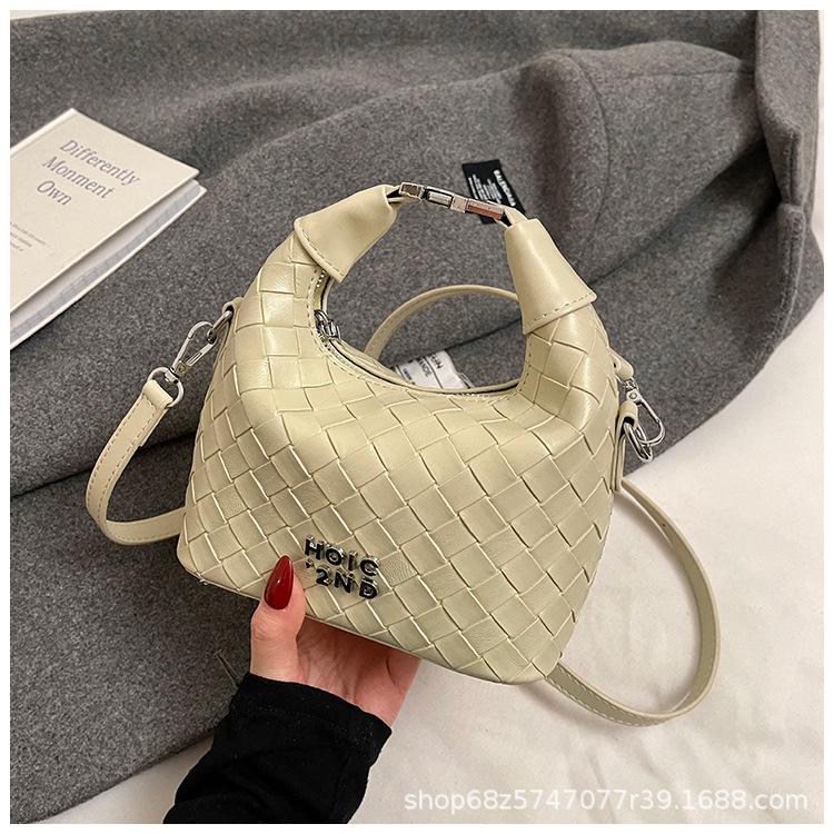 2025 new model, this year's popular bag, casual weaving trend, hand bag feeling, casual shoulder crossbody bucket bag