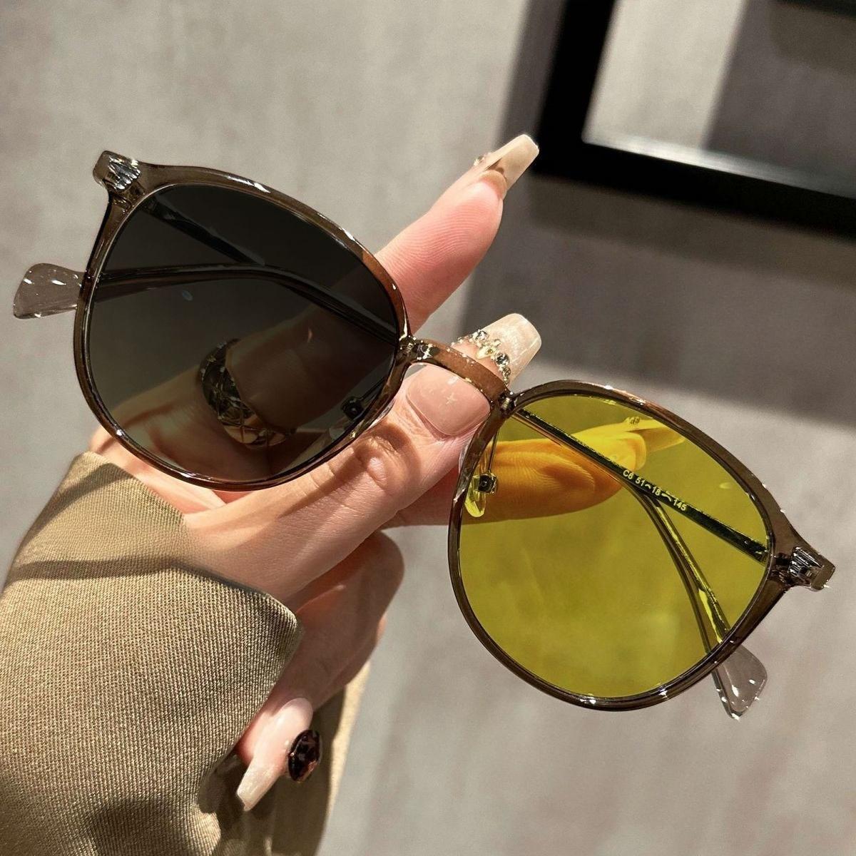 

Retro Oval Frame Photochromic Night Vision Myopia Glasses for Men Women Driving Outdoor UV Eye Protection Nearsight Sunglasses -4.0