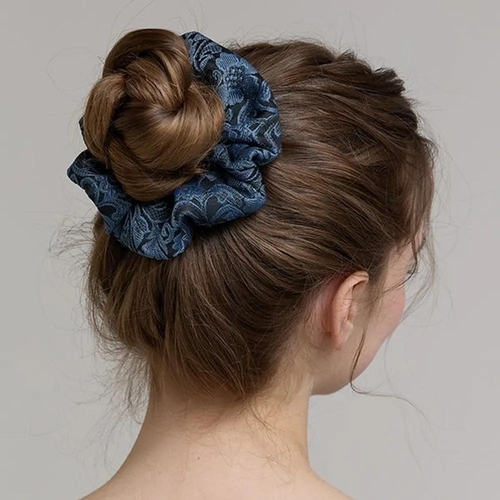 Daphne Jacquard Scrunchie JP-24-489S Blue