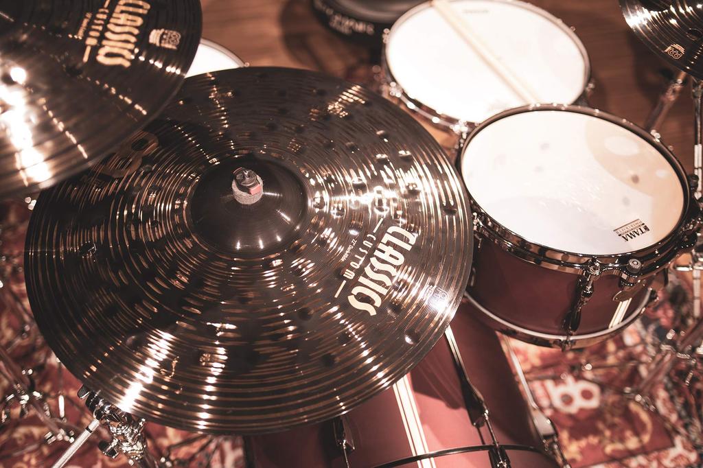 MEINL Činely Classics Custom Dark Séria Dark Ride Činel CC22DAR 22"