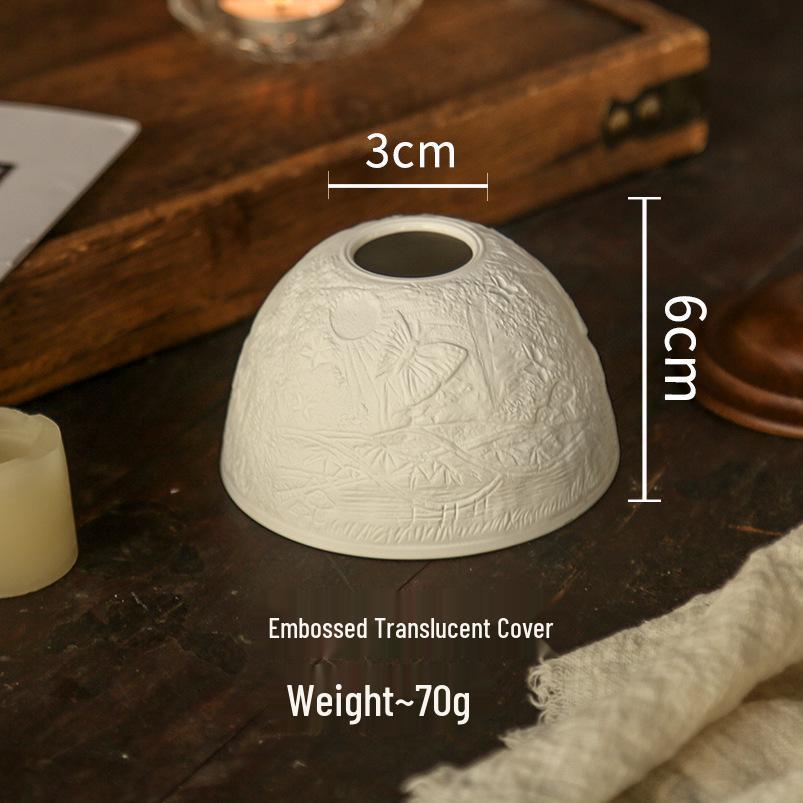 Walnut Wood Embossed Lid Candlestick: Retro Light Luxury Decorative Ornament for Home Dining Room Atmosphere.