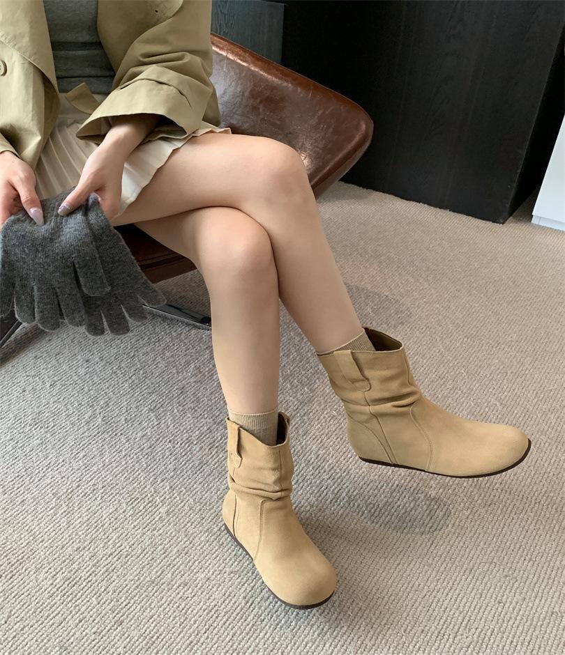 

Simple design sense retro short boots women s 2025 autumn and winter new stacking boots lazy wind tube boots versatile Martin boots 39 абрикосовый