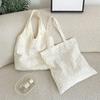 Elegant Embroidered Large Capacity Women Shoulder Bag White Portable Tote Bag Fashion Daily Women Handbag for Outdoor Beach