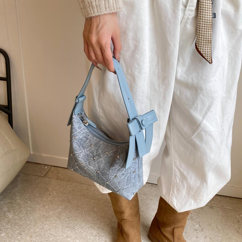 Underarm Bag - Women's Summer Commuting Shoulder Bag with A Crossbody Strap, Tote Style