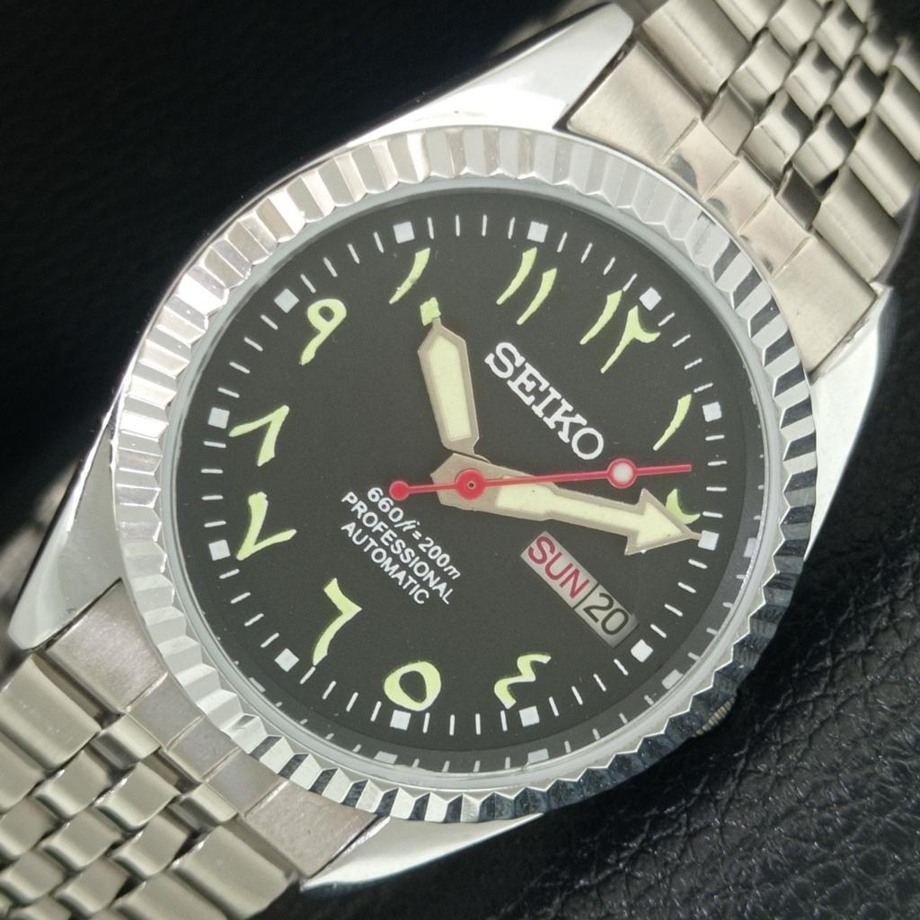 

JAPAN VINTAGE REFURBISHED SEIKO AUTOMATIC 6309A MENS BLACK DIAL WATCH a442565-1