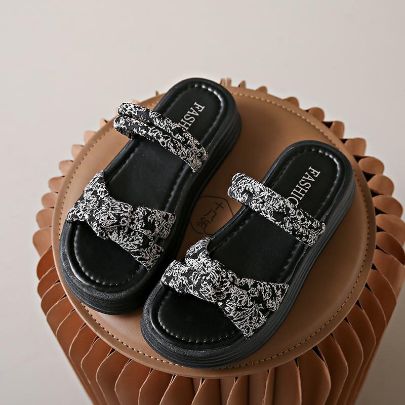 

2025 summer new beautiful one-word slippers women s super fire retro popular fashion non-slip muffin cool slippers tide 40 чёрный