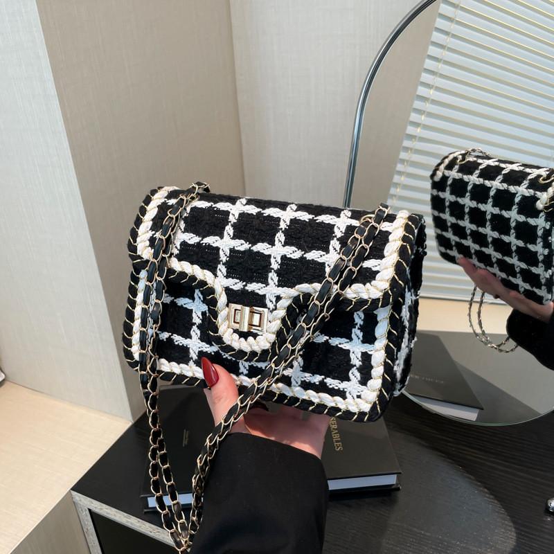 Chic Small Square Bag Stylish Shoulder Bag Trendy Minimalist Korean Womens Handbag