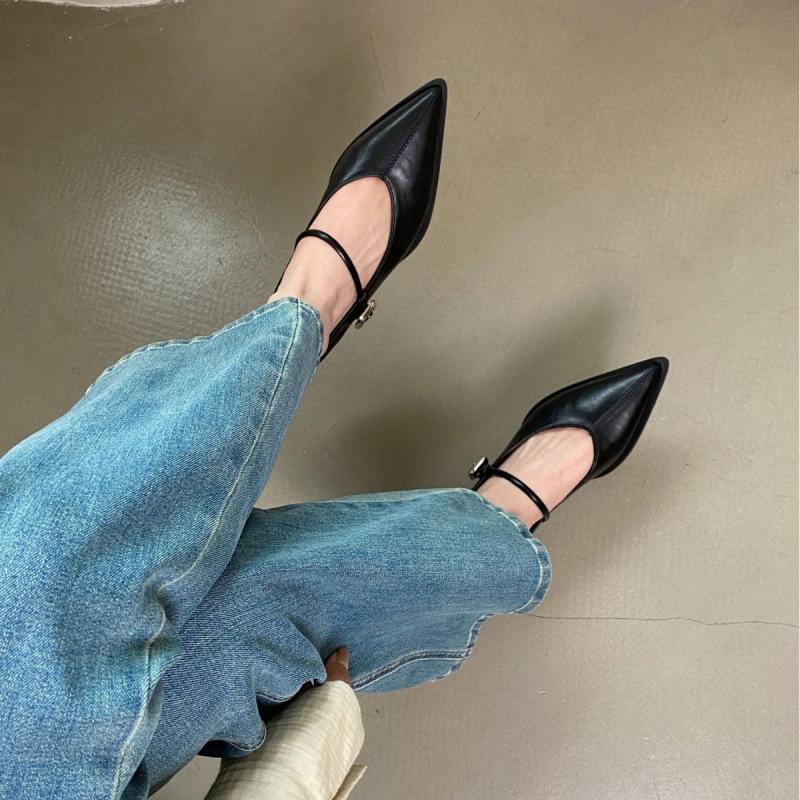 2025 Spring and Autumn New Fashion Versatile Niche Design Sense Pointed One-word Buckle Mary Jane Shoes Single Shoes Shu