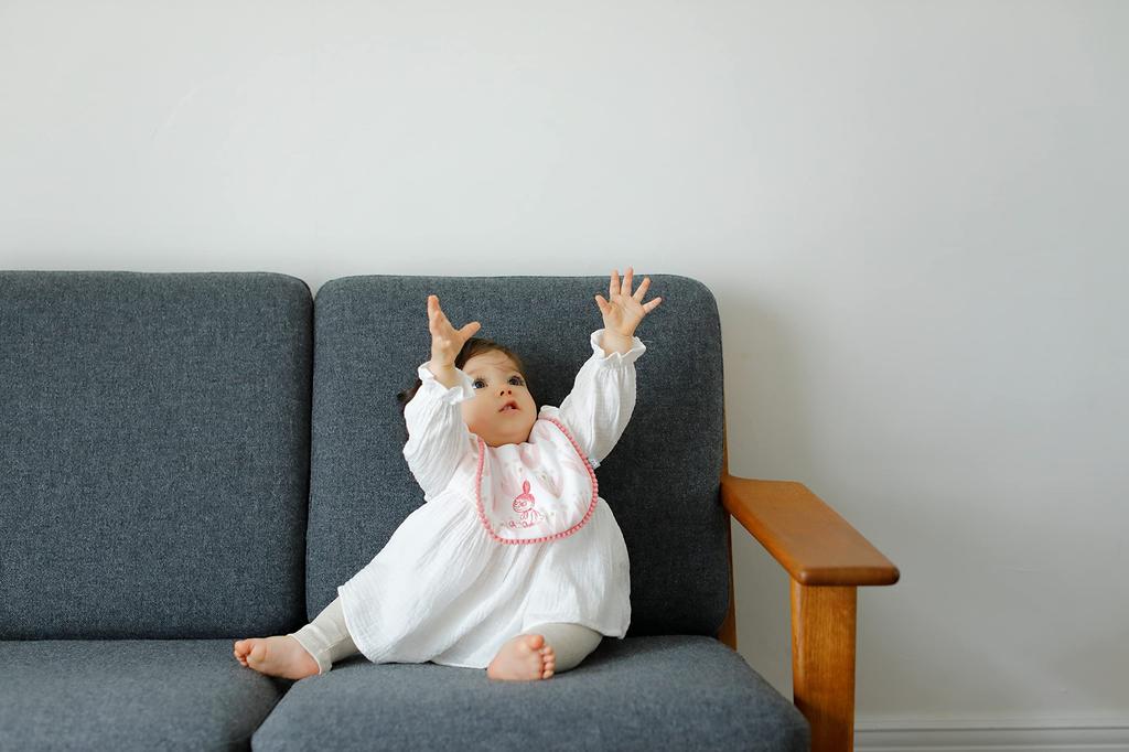 DADWAY MOOMIN BABY Moomin Baby Pompom Little Baby Shower Outing Bib Bib, My/Pink, BBMB006113200, Gift,