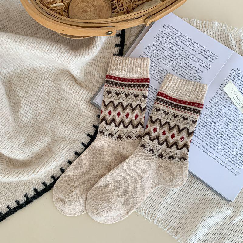 Fair Isle Women s Mid-Calf Wool Socks – Thickened, Warm, and Retro-Inspired for Autumn/Winter One Size