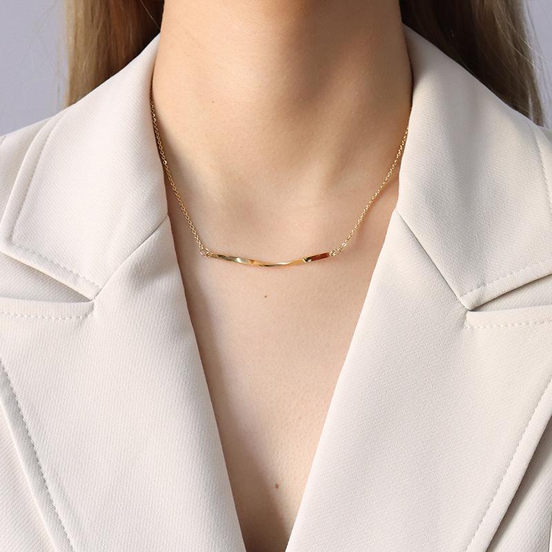 

Ожерелье с подвеской Twist Arc Smile Simple, женское ожерелье из титановой стали, ювелирные изделия из нержавеющей стали P798