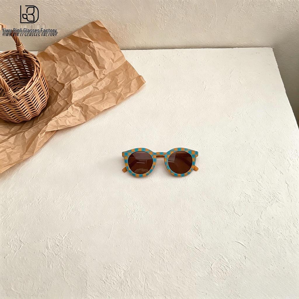 Personalized Retro Checkerboard Sunglasses for Kids - Fashionable UV Protection for Boys and Girls