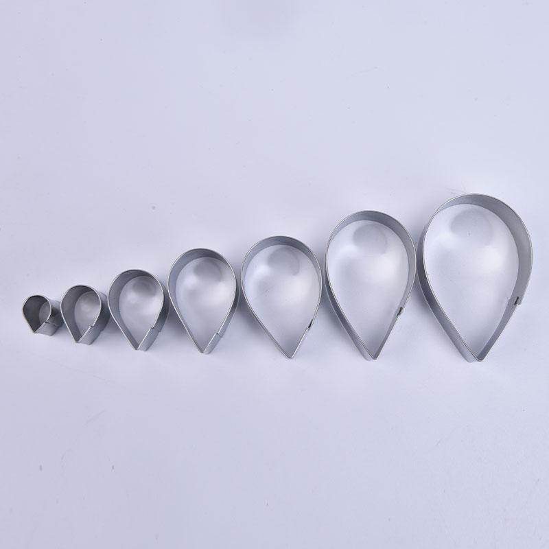 Lot de 7 moules en forme de cœur et de fleur en acier inoxydable pour gâteau