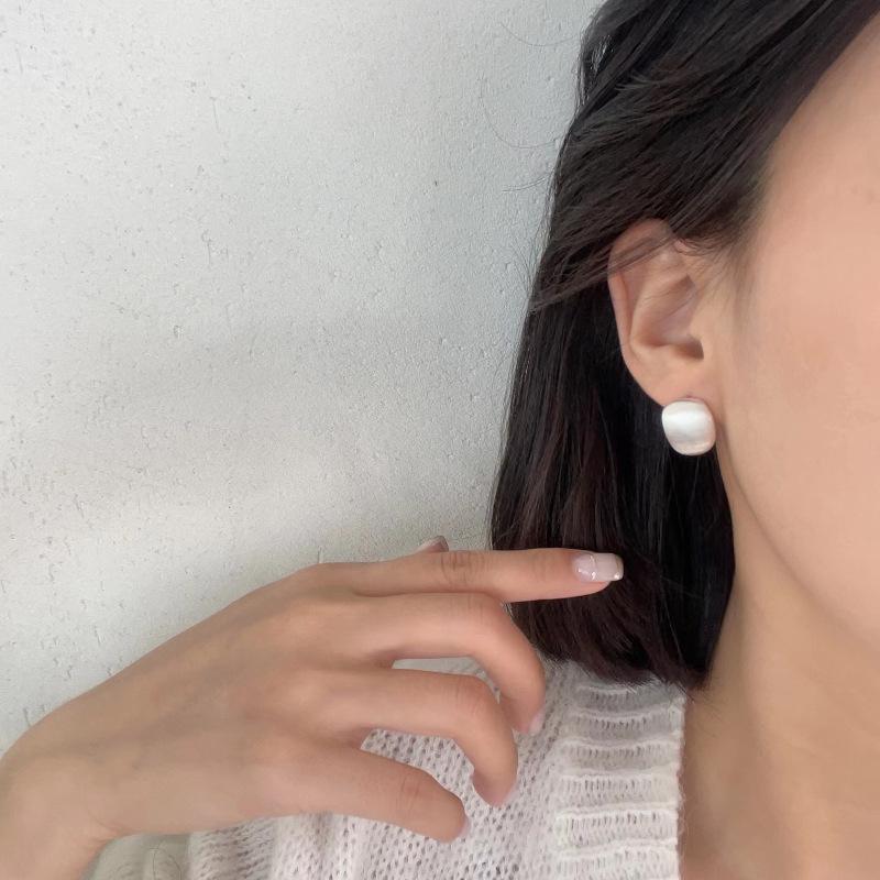 SuChuang S925 Sterling Silver Matte Oval Bean Stud Earrings for Women - Niche Design and Cool Style