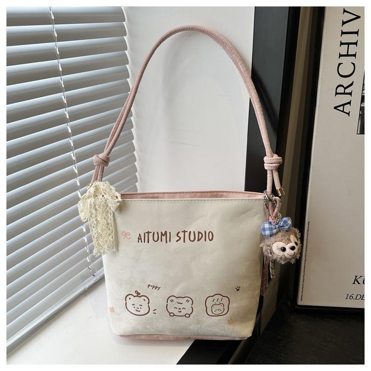 

One shoulder crossbody armpit small square bag women s printing new trendy fashion foreign style popular casual 2025 pendant retro Without pendant белый
