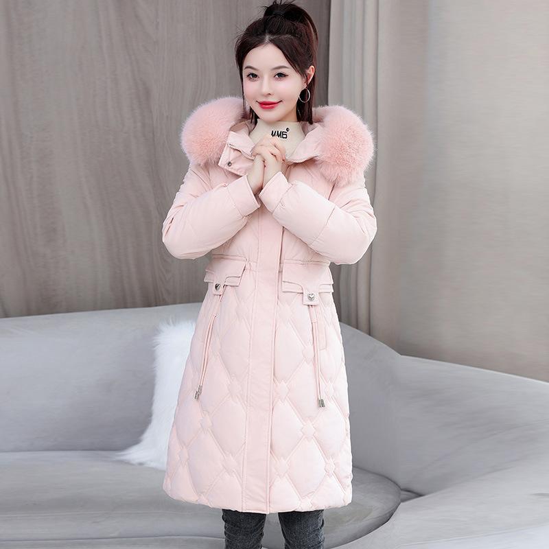 

Новая зимняя мода 2025 года, хлопковая одежда с большим меховым воротником, хлопковая куртка с капюшоном, приталенная утепленная куртка средней длины XXL розовый