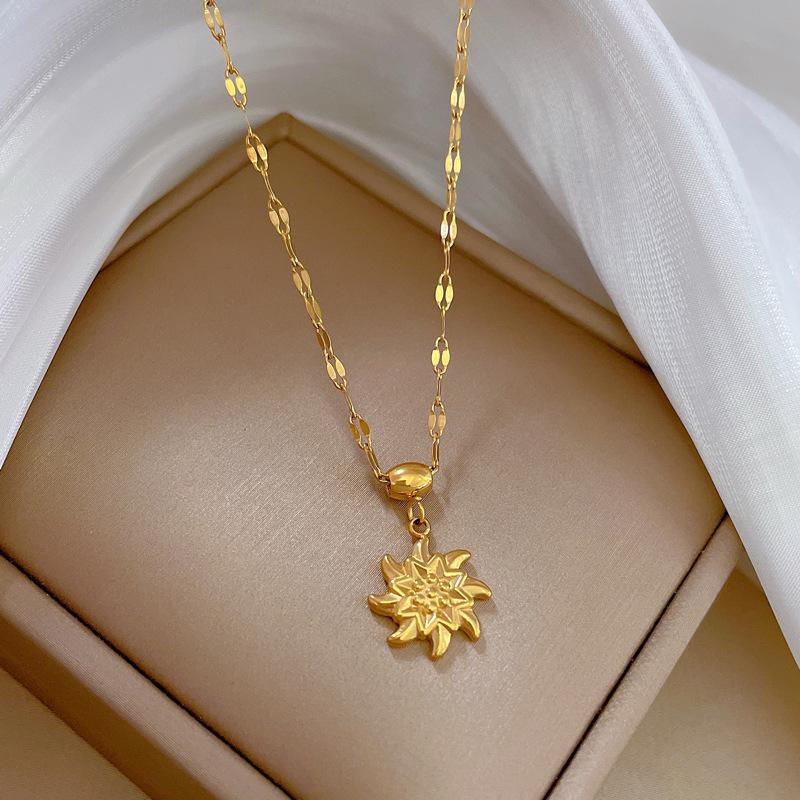 Rotating Small Windmill Personality Minimalist Wind Stove Real Gold Necklace Female Collarbone Chain