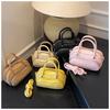 Summer popular small bag women's 2025 new high-end versatile messenger bag exquisite super hot handbag