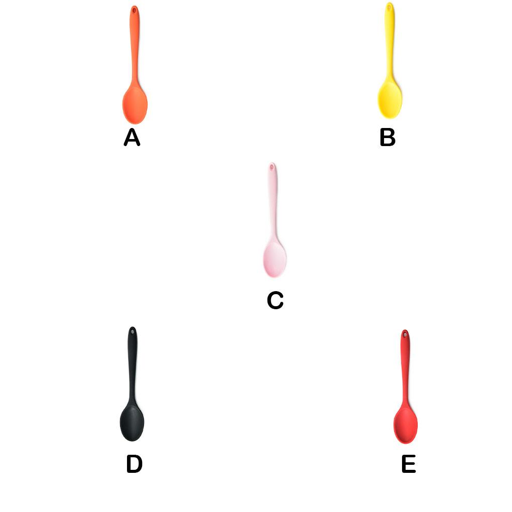 Lžíce s rukojetí, lžíce na jídlo, kuchyňská lžíce, míchací naběračka na máslo, nádobí pro domácí jídelnu, restauraci