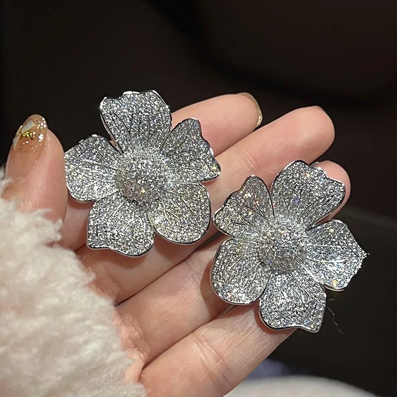 Luxury Sparkling Inlaid Zirconia Flowers Women s Earrings Delicate Fashion Wedding Banquet Zircon Accessories Gifts