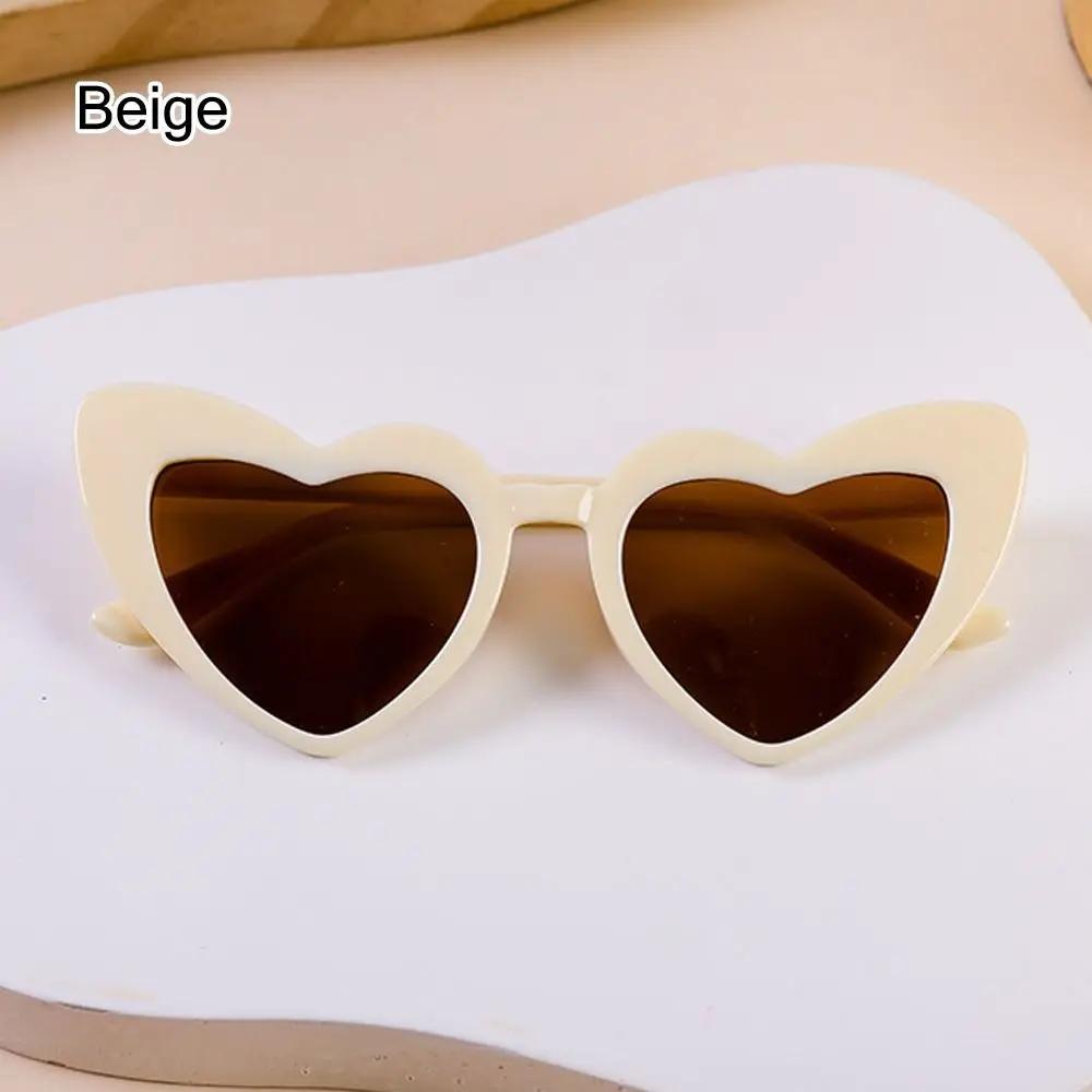 Kids Heart Sunglasses Cartoon Eyewear Vintage Heart-Shaped for Boys Girls 3-9 Years Toddler Sunglasses Outdoor Children Glasses