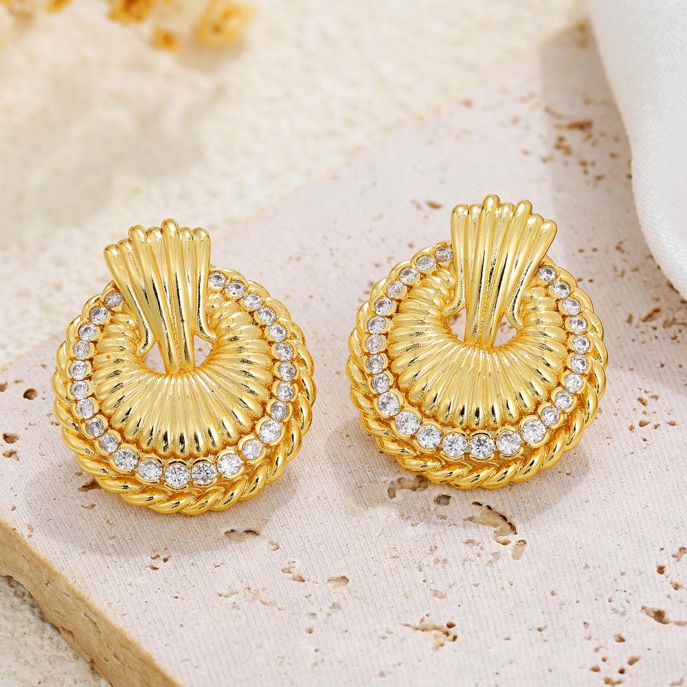 Punk Hiphop Chunky Striped Twist Rope Round Circle Ear Hoops Inlaid Cubic Zirconia Geometric Stud Earrings Githic Jewelry Bijoux