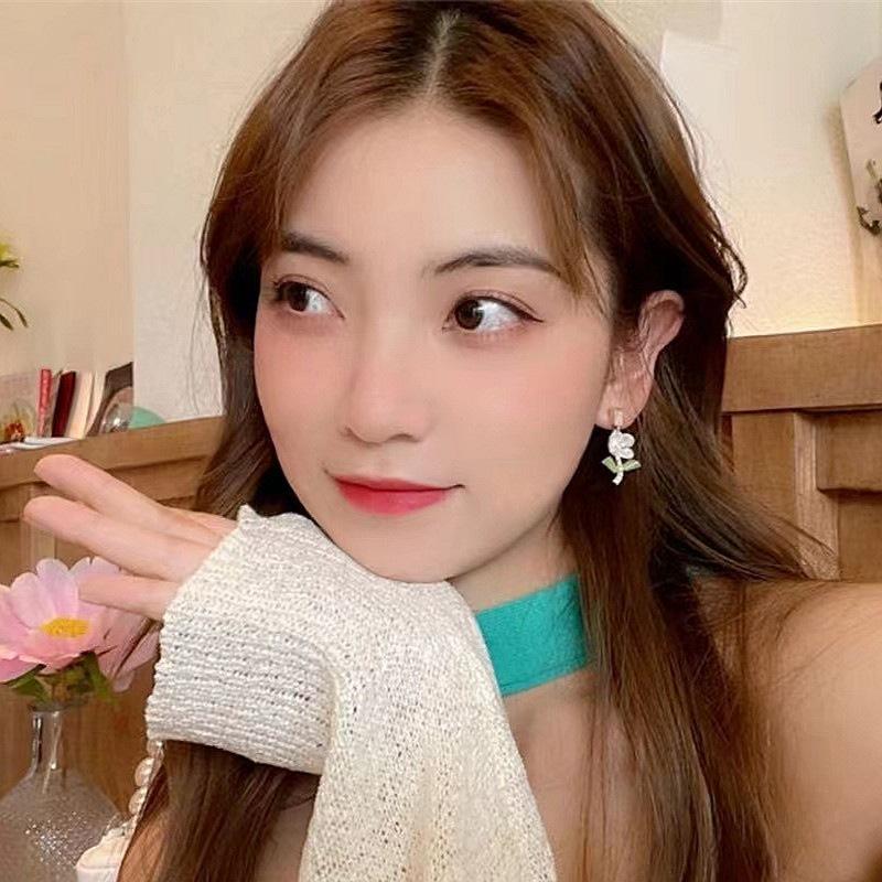 Fresh Green Flower Pearl Stud Earrings - Women's Early Spring French Retro