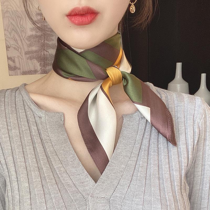 Dámský univerzální šátek z hedvábí - čtvercový 70 cm, ideální na jaro, podzim a zimu