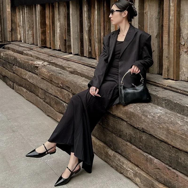 Modedesigner Sommer Zehenbedeckung Damen Sandalen Mode Flache Weiche Sohle Damen Outdoor Streetstyle Kleiderschuhe