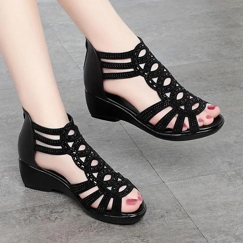 Fashion Summer Women's Peep Toe Sandals New Hollow Out Roman Sandals Women Outdoor Casual Wedges Sandals Fashion Low Heels Ladies Shoes
